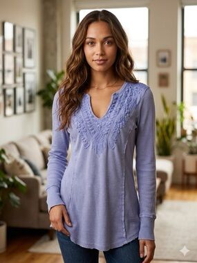 Sundance Blue Lavender Embroidered V-Neck Waffle Knit top